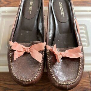Cherokee Brown Moccasin Flats Faux Leather Slip-Ons with Pink Ribbon Bow Size 7